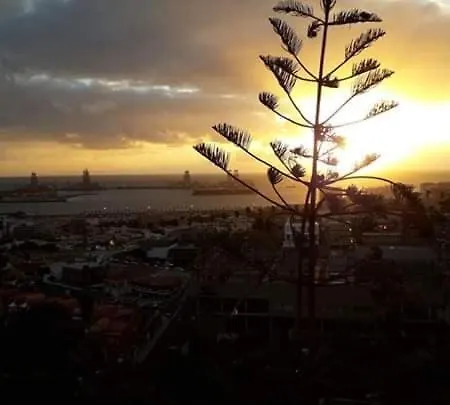 An With An Ocean View Apartment